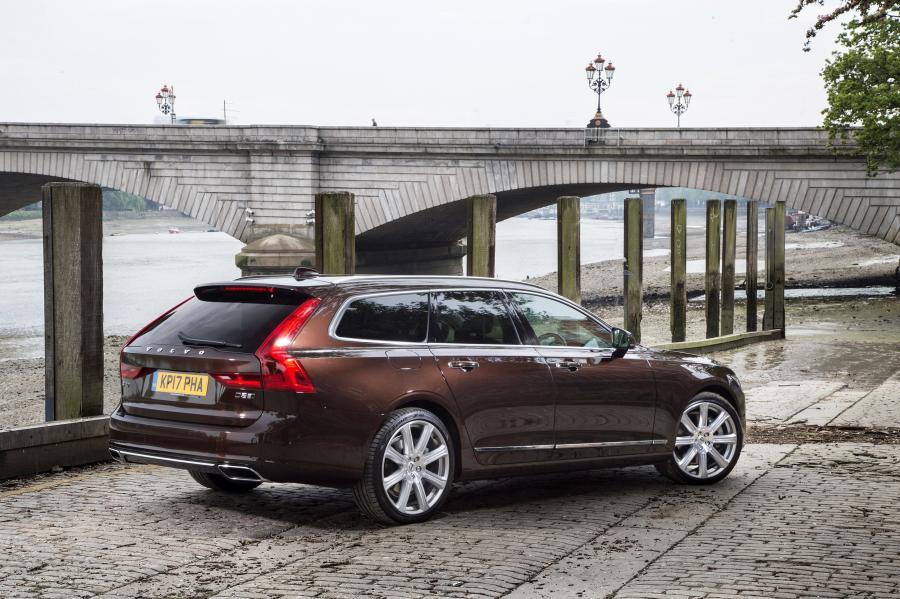  Volvo V90 D5 Inscription 2016 года  (UK) (фото 10 из 16)